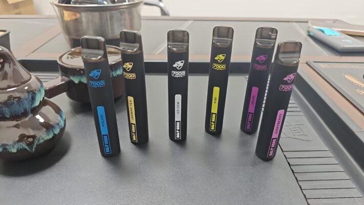 SALT SHAQ 鯊克7000口拋棄式煙桿|持久續航・經典口感-1 SALT SHAQ 鯊克7000口拋棄式煙桿|持久續航・經典口感-1